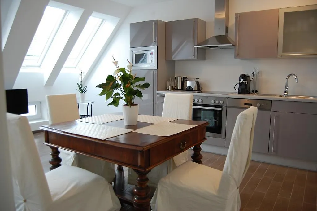 Alga Am Westbahnhof Apartament *